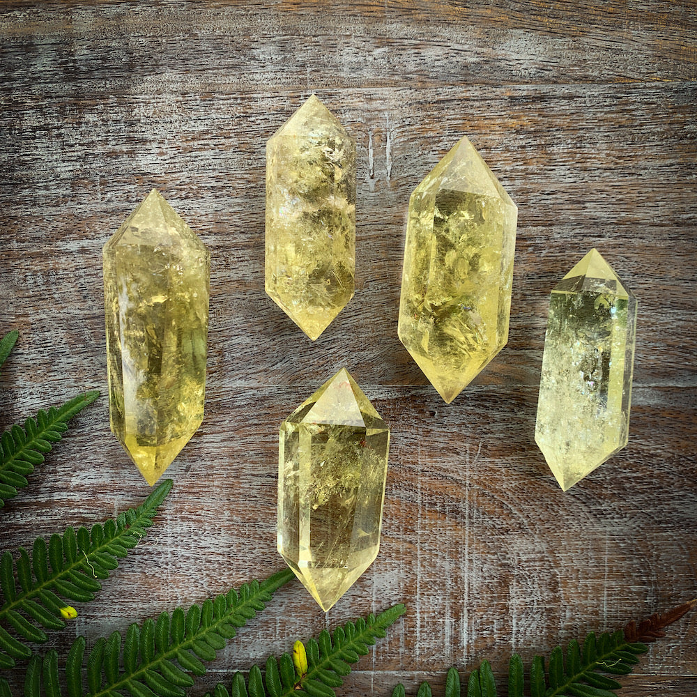 BAUM MUON 無音 Lime Crystal Limonite-in-Lemurian-Quartz-