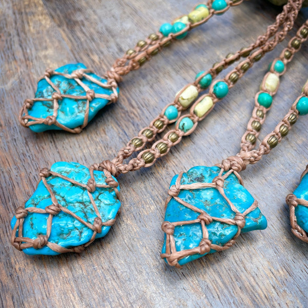 TURQUOISE CRYSTAL HEALING PENDANT NECKLACE