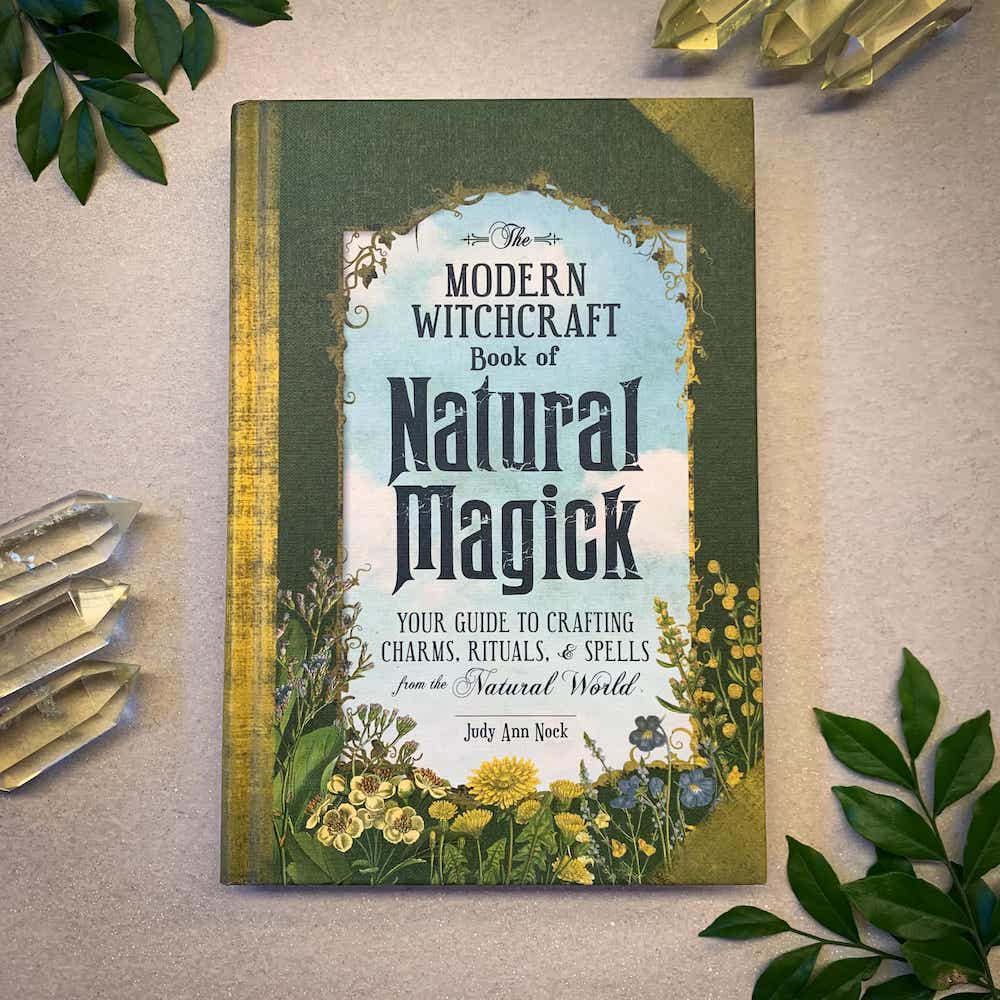 THE MODERN WITCHCRAFT BOOK OF NATURAL MAGICK
