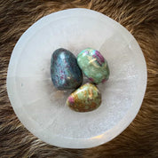 RUBY IN FUCHSITE PEBBLES