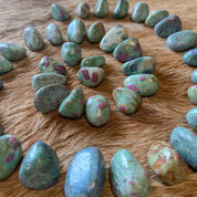 RUBY IN FUCHSITE PEBBLES