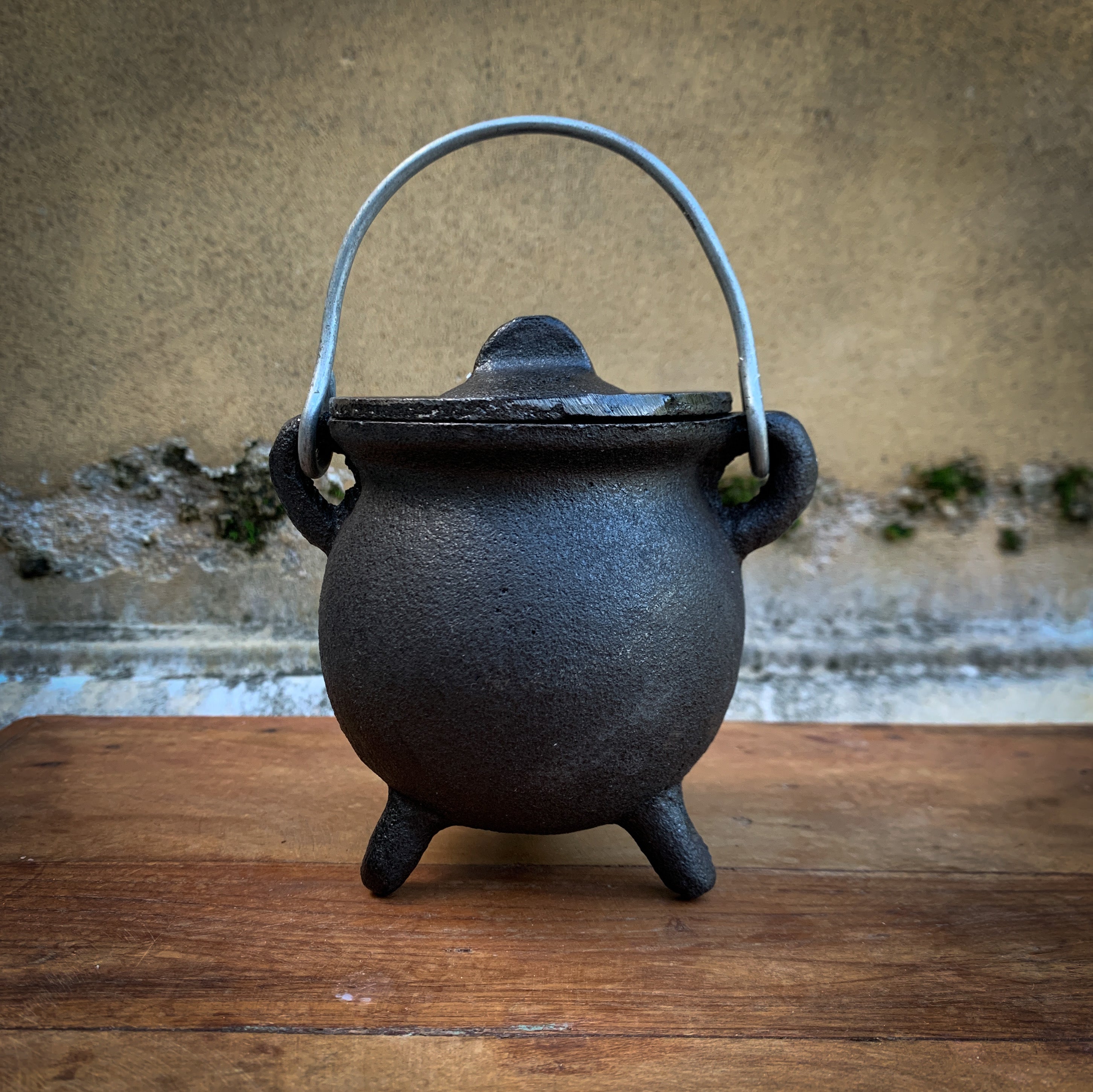 Mini Ritual Cauldron Black