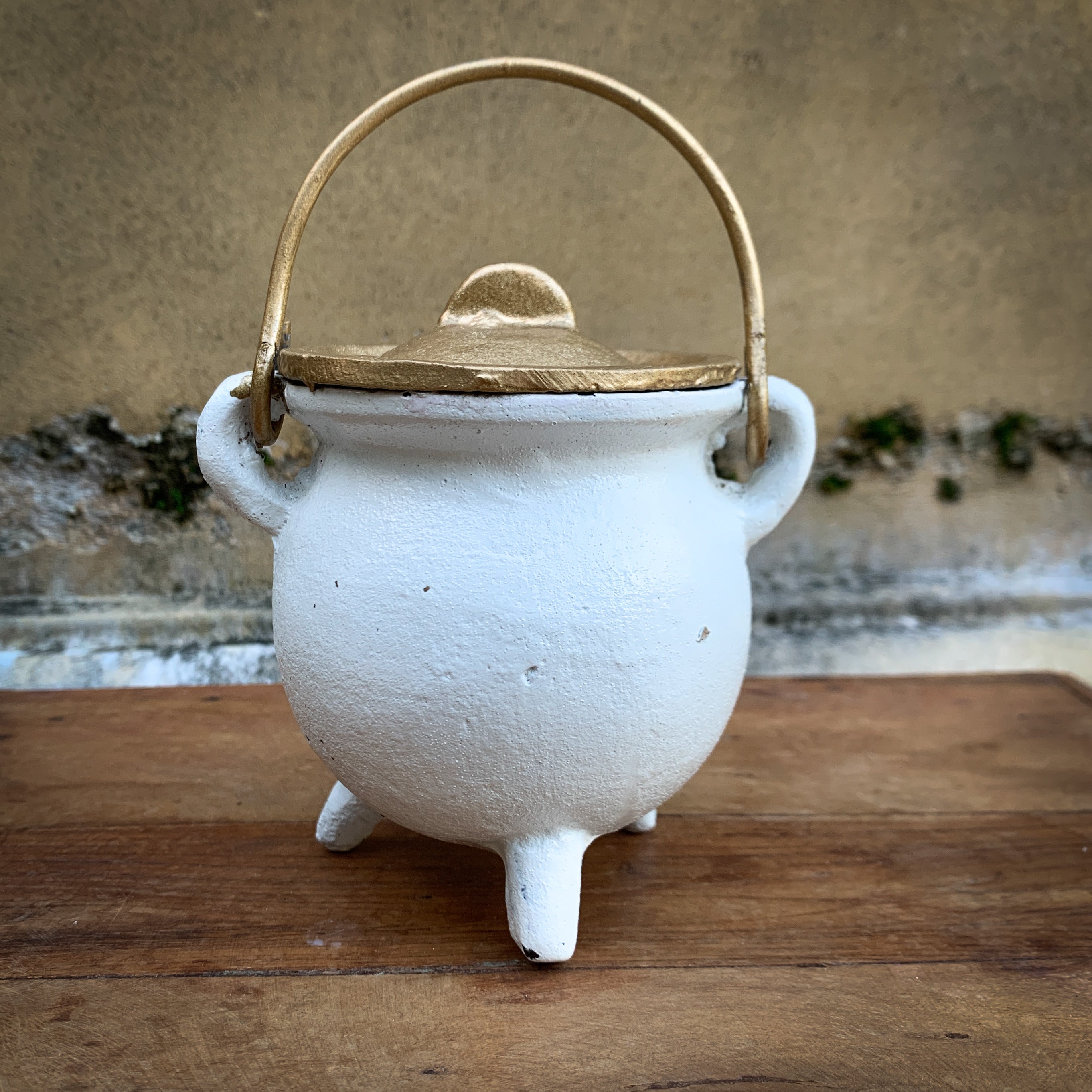 Mini Ritual Cauldron White and Gold